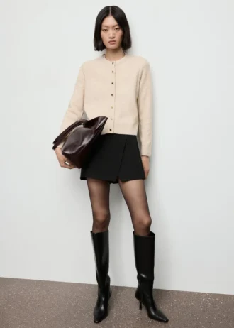 Dzianinowy kardigan zapinany na guziki Dzianinowy kardigan zapinany na guziki