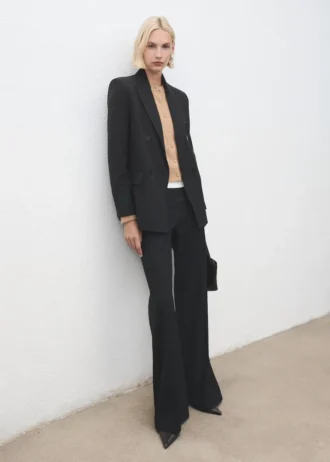 Dzianinowy kardigan zapinany na guziki