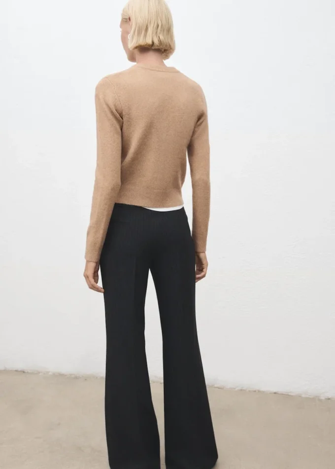 Dzianinowy kardigan zapinany na guziki Dzianinowy kardigan zapinany na guziki