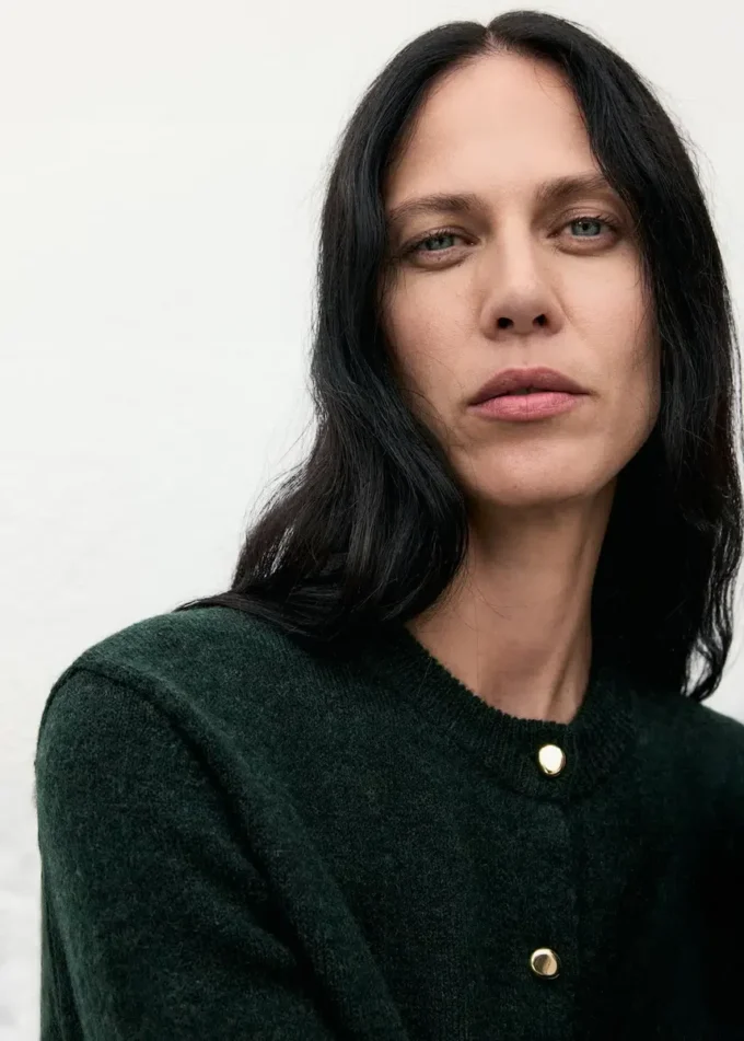 Dzianinowy kardigan zapinany na guziki Dzianinowy kardigan zapinany na guziki