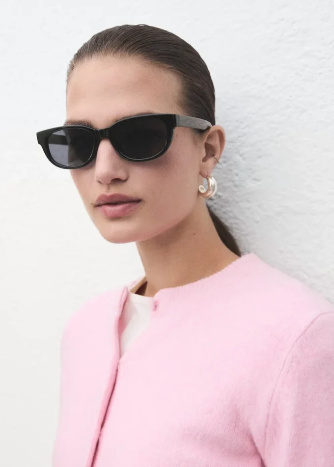 Dzianinowy kardigan zapinany na guziki Dzianinowy kardigan zapinany na guziki