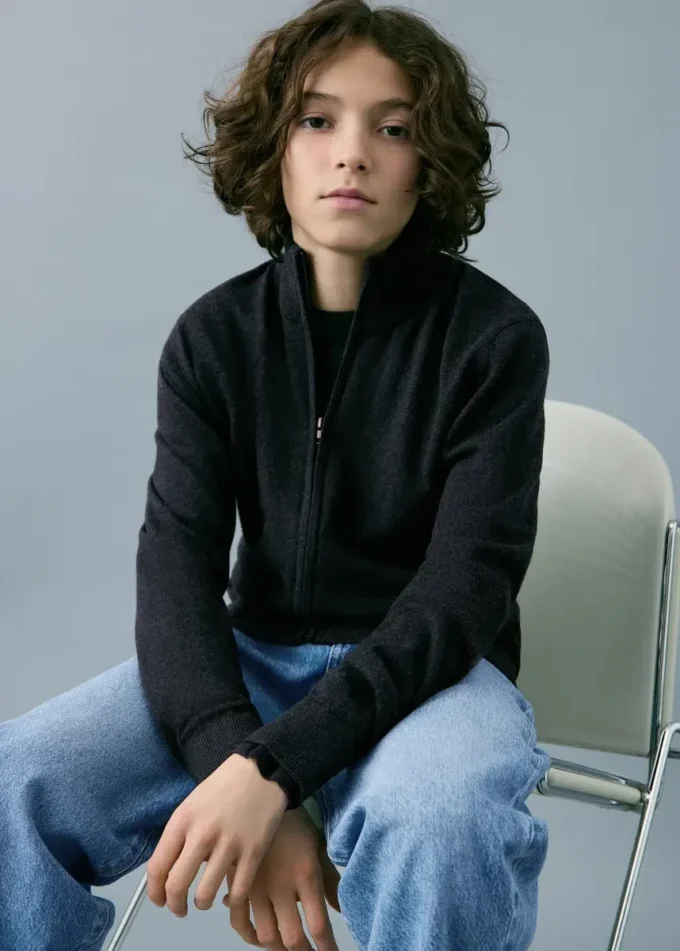 Dzianinowy kardigan zapinany na zamek błyskawiczny Dzianinowy kardigan zapinany na zamek błyskawiczny