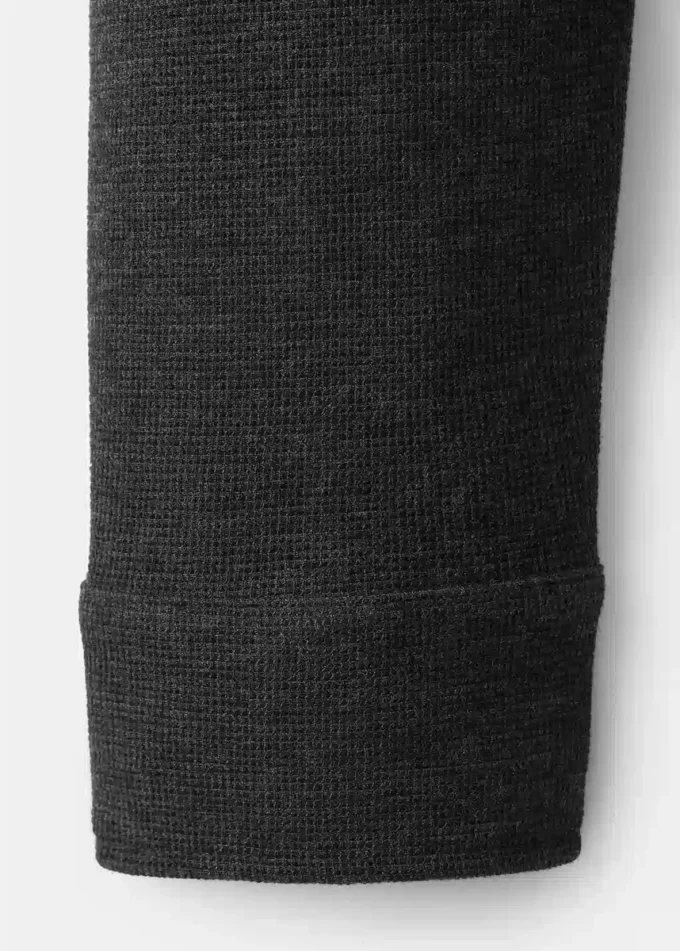 Dzianinowy sweter polo o strukturalnej fakturze Dzianinowy sweter polo o strukturalnej fakturze