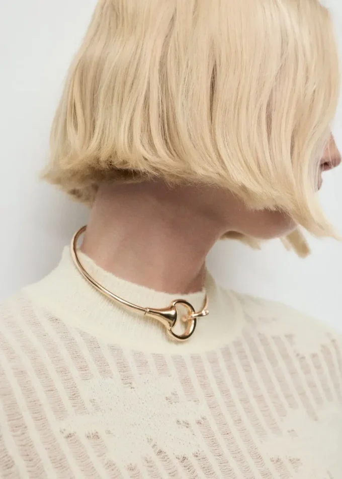 Dzianinowy sweter z ażurowym wzorem kwiatowym Dzianinowy sweter z ażurowym wzorem kwiatowym