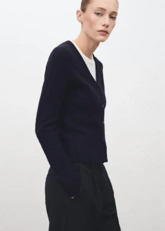 Dzianinowy sweter z plecionką Dzianinowy sweter z plecionką