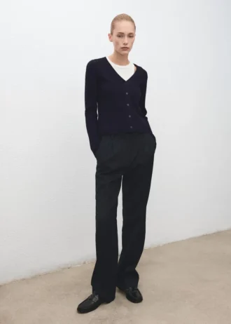 Dzianinowy sweter z plecionką Dzianinowy sweter z plecionką