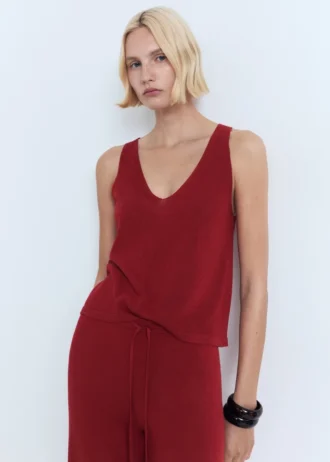 Dzianinowy top z dekoltem w szpic