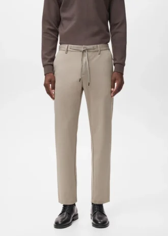 Elastyczne spodnie o dopasowanym kroju z sznurkiem