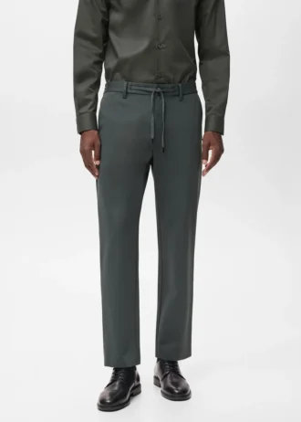 Elastyczne spodnie o dopasowanym kroju z sznurkiem