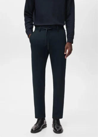 elastyczne spodnie o dopasowanym kroju z sznurkiem 1 330x462 - Elastyczne spodnie o dopasowanym kroju z sznurkiem