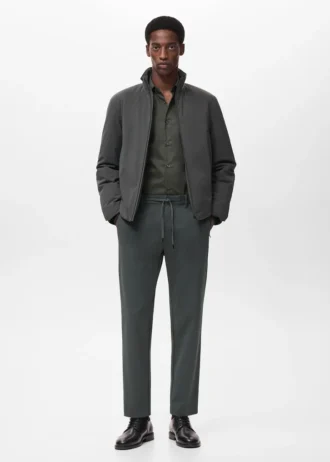 Elastyczne spodnie o dopasowanym kroju z sznurkiem