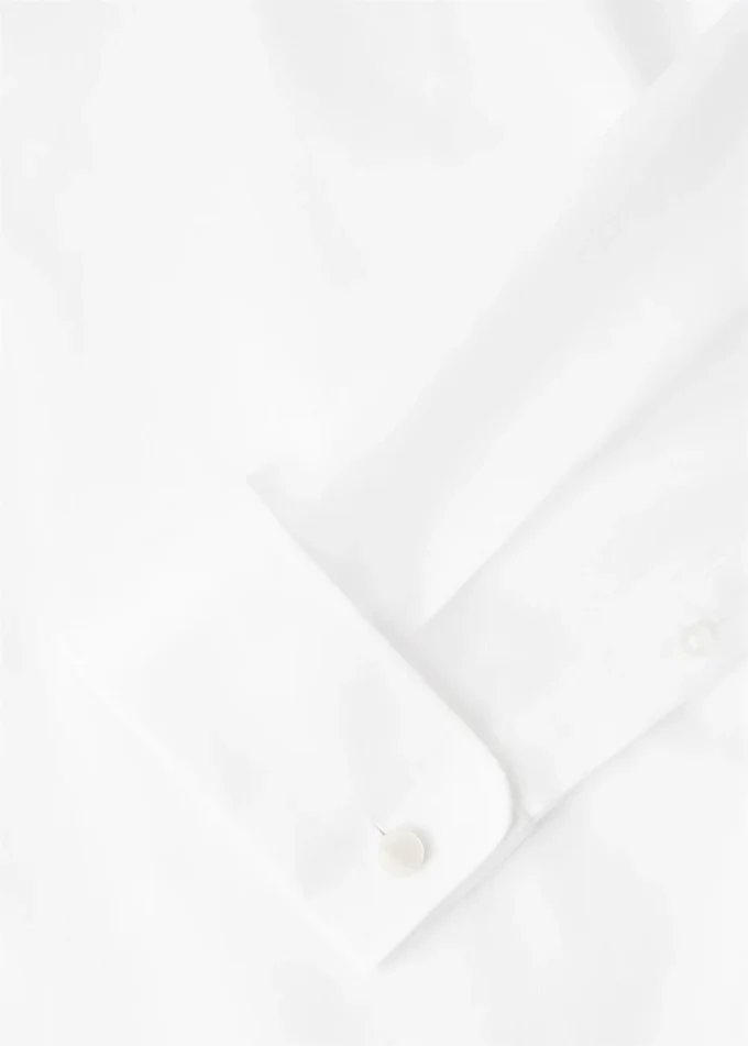 Garnitur z tkaniny skośnej o dopasowanym kroju z mankietami koszulowymi Garnitur z tkaniny skośnej o dopasowanym kroju z mankietami koszulowymi