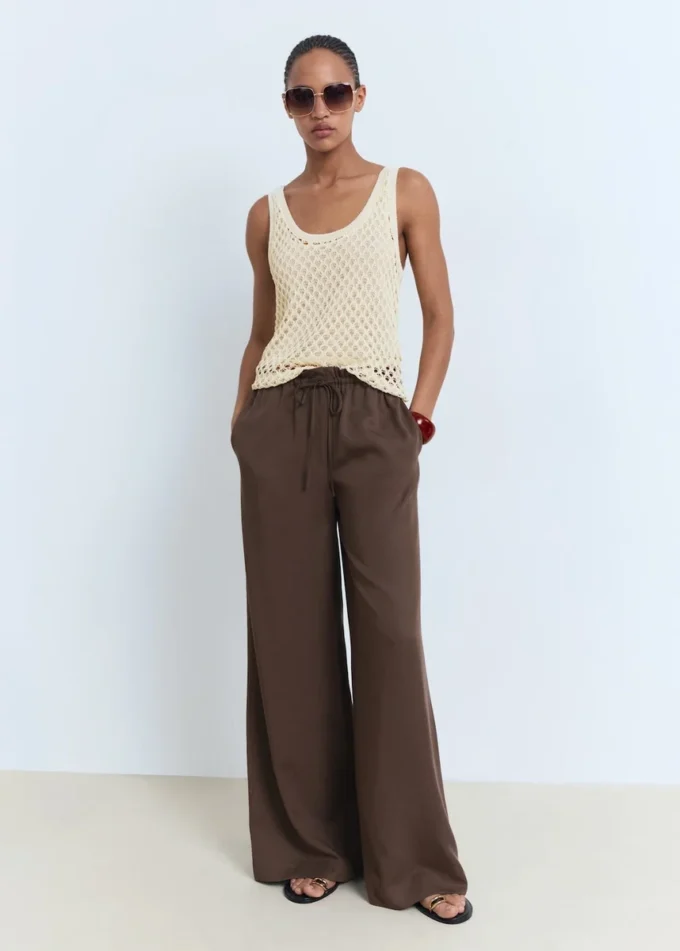 Haftowana bluzka z ramiączkami Haftowana bluzka z ramiączkami