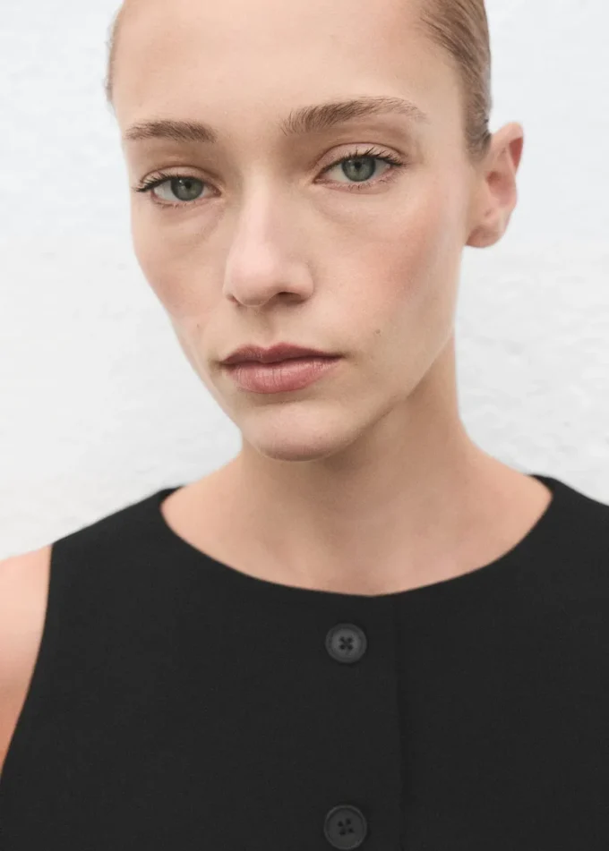 Kamizelka garniturowa z guzikami Kamizelka garniturowa z guzikami