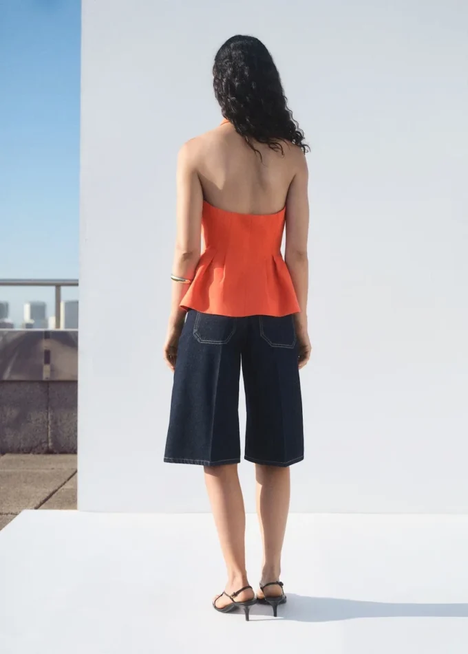 Kamizelka z wiązaniem na szyi i falbaną Kamizelka z wiązaniem na szyi i falbaną