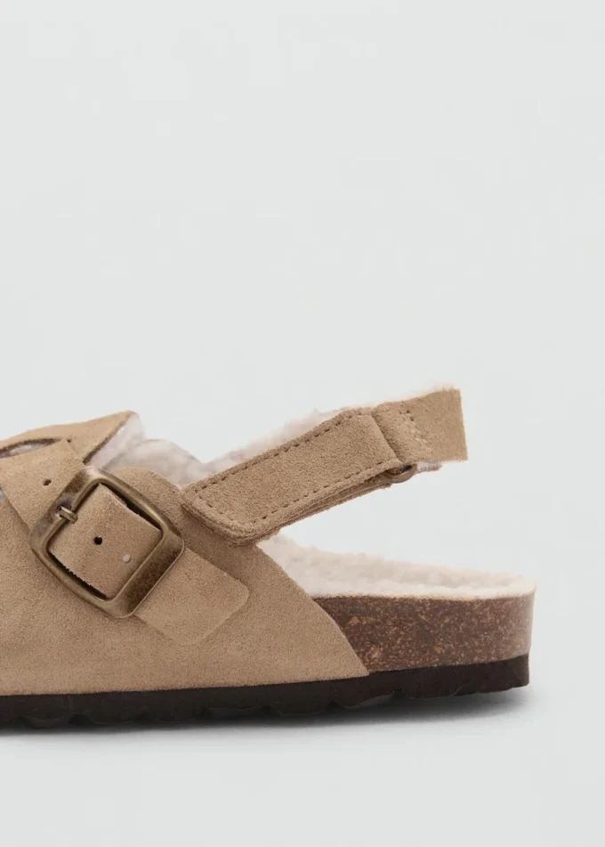 Klapki z owczej skóry z podszewką imitującą futro Klapki z owczej skóry z podszewką imitującą futro