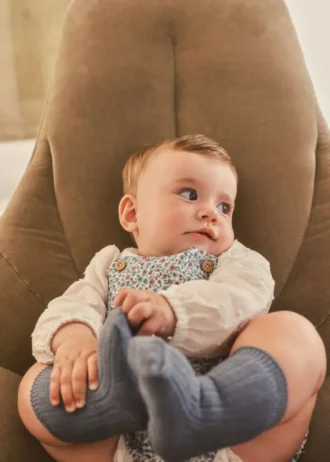 Kombinezon w kwiatowy wzór