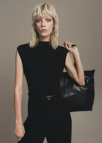 Kombinezon z drapowanym dekoltem i paskiem