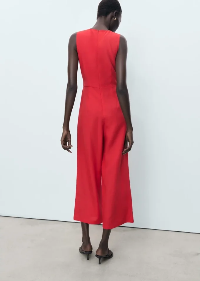 Kombinezon z lyocellu z wycięciami i wiązaniem Kombinezon z lyocellu z wycięciami i wiązaniem