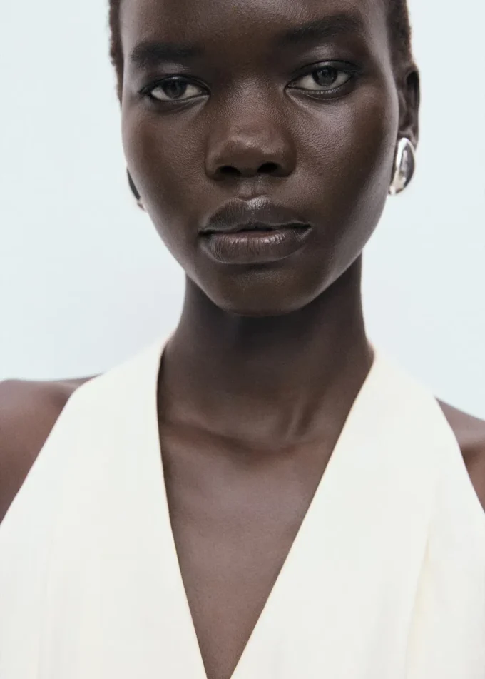 Kombinezon z wiązaniem na szyi i paskiem Kombinezon z wiązaniem na szyi i paskiem