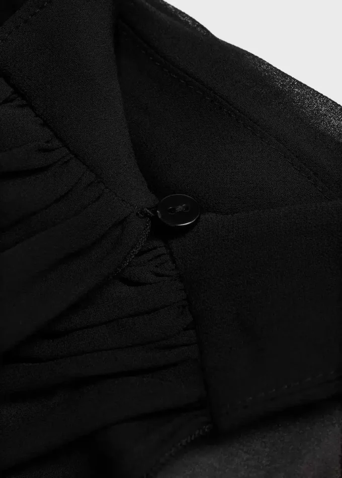 Kombinezon z wiązaniem na szyi i szalikiem Kombinezon z wiązaniem na szyi i szalikiem