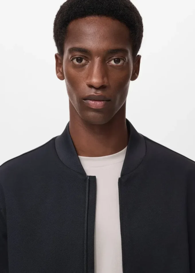 Komfortowa bluza z kapturem i zamkiem błyskawicznym Komfortowa bluza z kapturem i zamkiem błyskawicznym