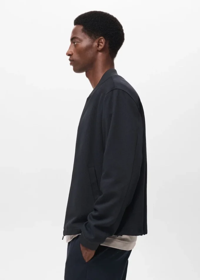 Komfortowa bluza z kapturem i zamkiem błyskawicznym Komfortowa bluza z kapturem i zamkiem błyskawicznym