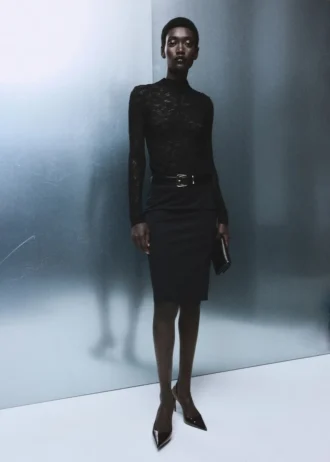 Koronkowa bluzka z kołnierzem typu perkins