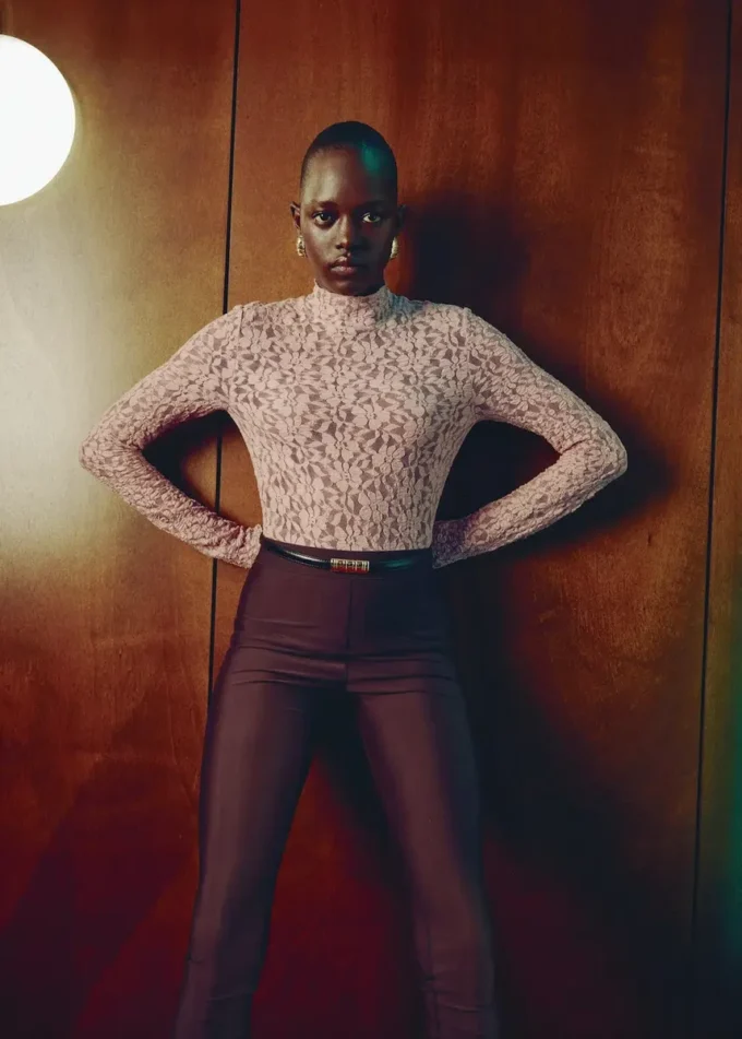 Koronkowa koszulka z golfem Koronkowa koszulka z golfem