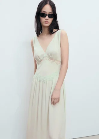 Koronkowa sukienka na ramiączkach