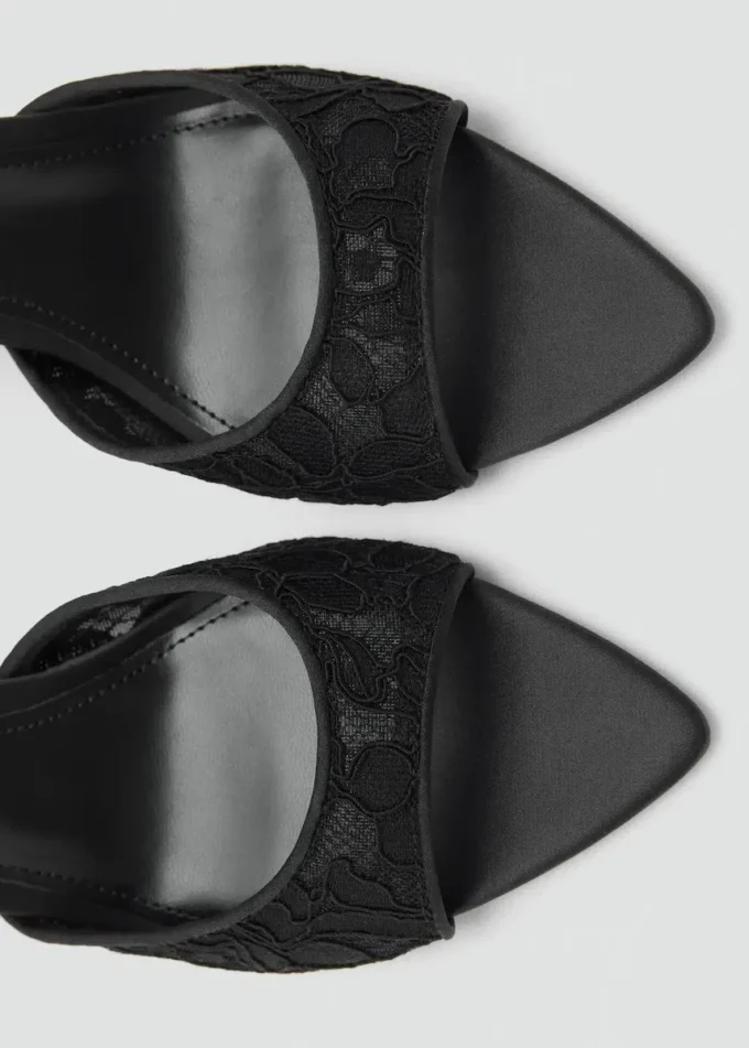 Koronkowe sandały na obcasie Koronkowe sandały na obcasie