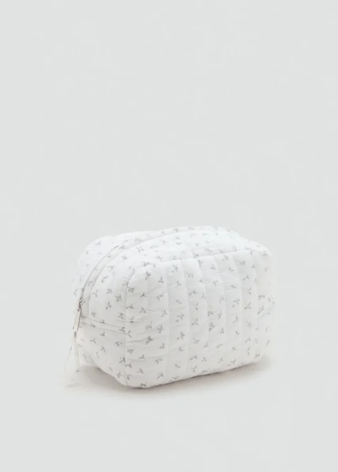 Kosmetyczka w kwiatowy wzór Kosmetyczka w kwiatowy wzór