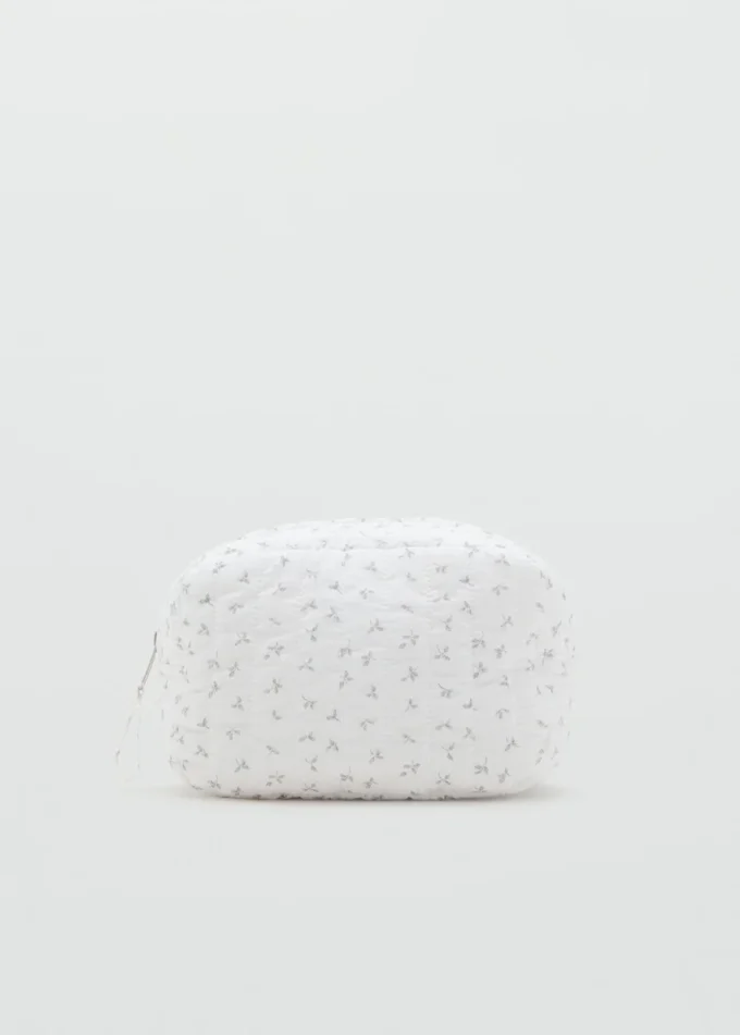 Kosmetyczka w kwiatowy wzór Kosmetyczka w kwiatowy wzór