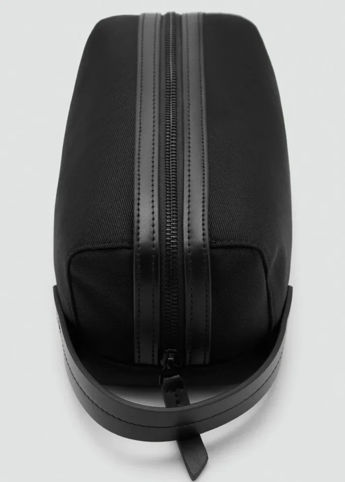 Kosmetyczka z detalami ze skóry Kosmetyczka z detalami ze skóry