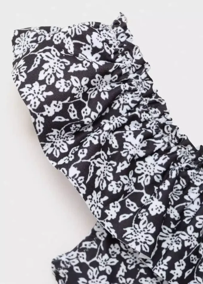 Kostium kąpielowy w kwiatowy wzór Kostium kąpielowy w kwiatowy wzór