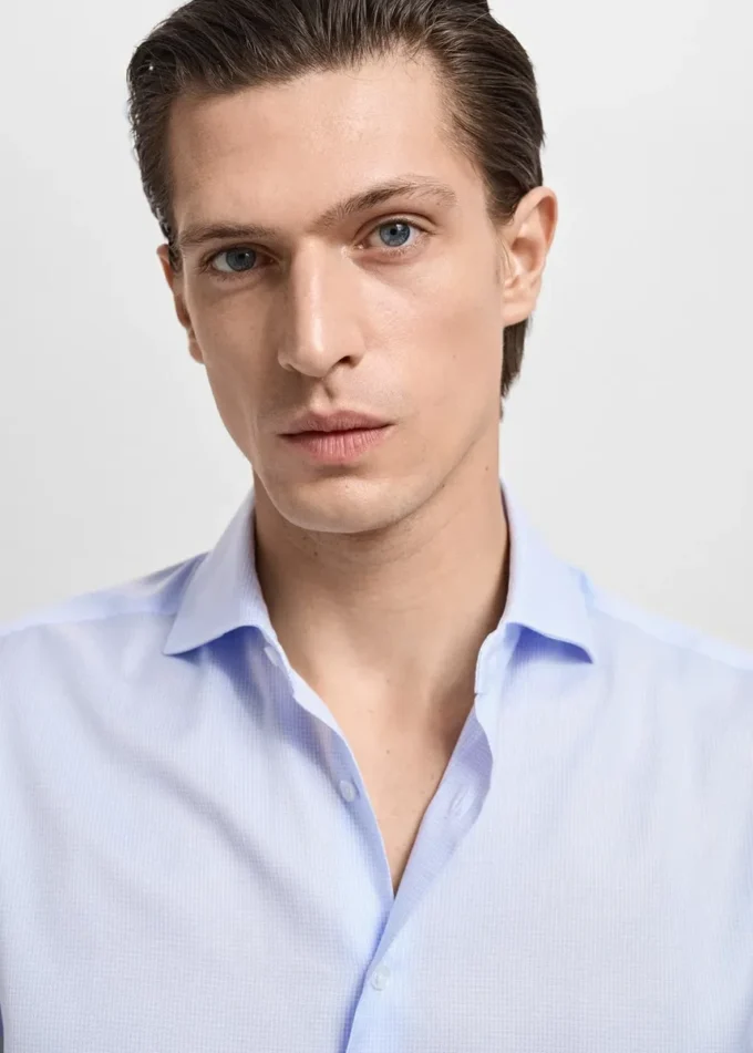 Koszula garniturowa o dopasowanym kroju z mikrodrukiem w prążki Koszula garniturowa o dopasowanym kroju z mikrodrukiem w prążki