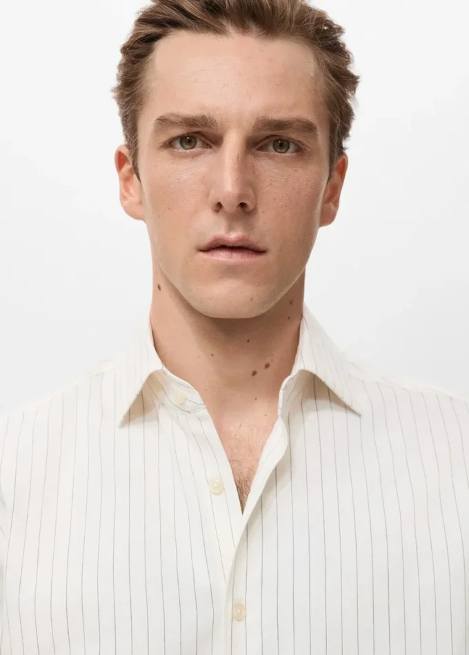 Koszula w paski o regularnym kroju, wykonana w 100% z bawełny Koszula w paski o regularnym kroju, wykonana w 100% z bawełny