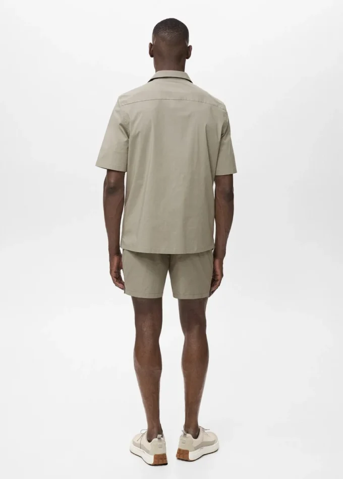 Koszula z kieszeniami i kołnierzem typu bowling Koszula z kieszeniami i kołnierzem typu bowling