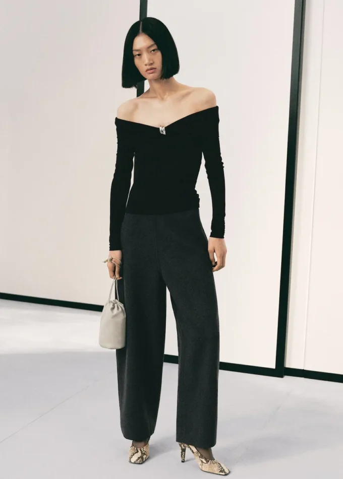 Koszulka bez ramiączek z metalicznymi detalami Koszulka bez ramiączek z metalicznymi detalami