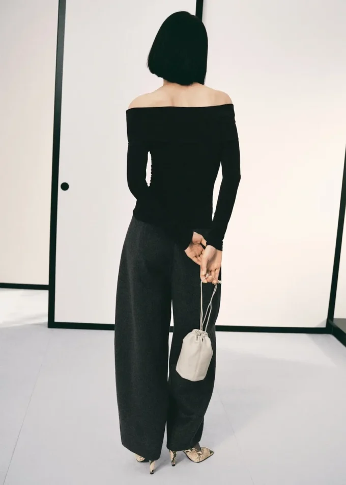 Koszulka bez ramiączek z metalicznymi detalami Koszulka bez ramiączek z metalicznymi detalami