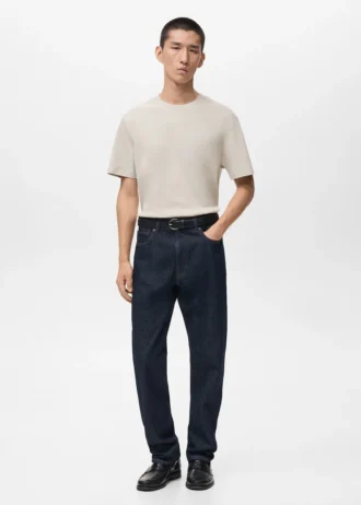 Koszulka o średniej gramaturze i regularnym kroju Koszulka o średniej gramaturze i regularnym kroju