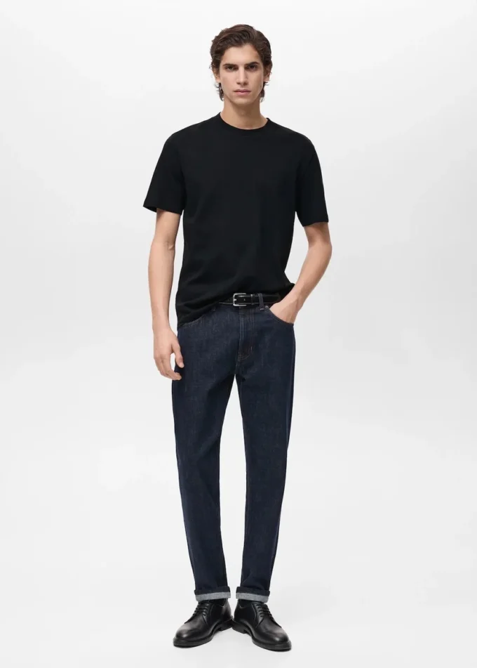 Koszulka o średniej gramaturze i regularnym kroju Koszulka o średniej gramaturze i regularnym kroju