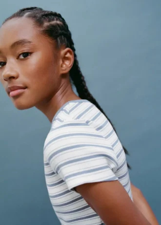 Koszulka w paski z kontrastowym kołnierzykiem