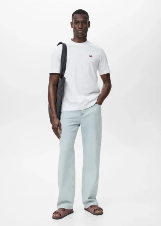 Koszulka wykonana w 100% z bawełny z haftowanym detalem