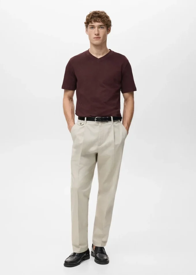 Koszulka z dekoltem w serek, 100% bawełna, dopasowany krój Koszulka z dekoltem w serek, 100% bawełna, dopasowany krój