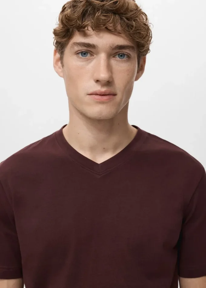 Koszulka z dekoltem w serek, 100% bawełna, dopasowany krój Koszulka z dekoltem w serek, 100% bawełna, dopasowany krój