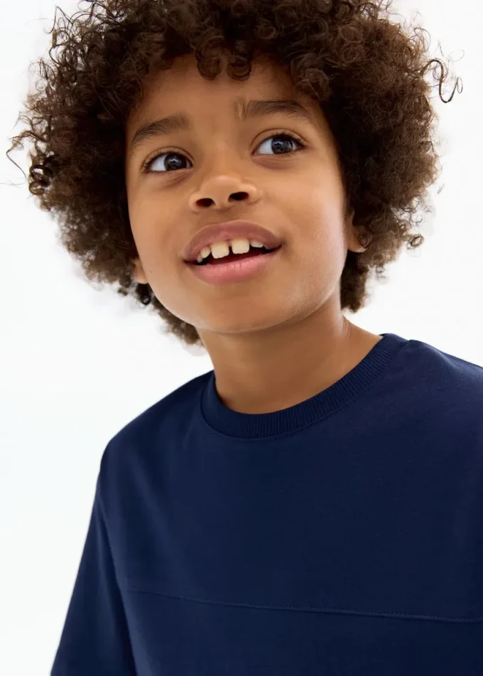 Koszulka z detalami szwów Koszulka z detalami szwów