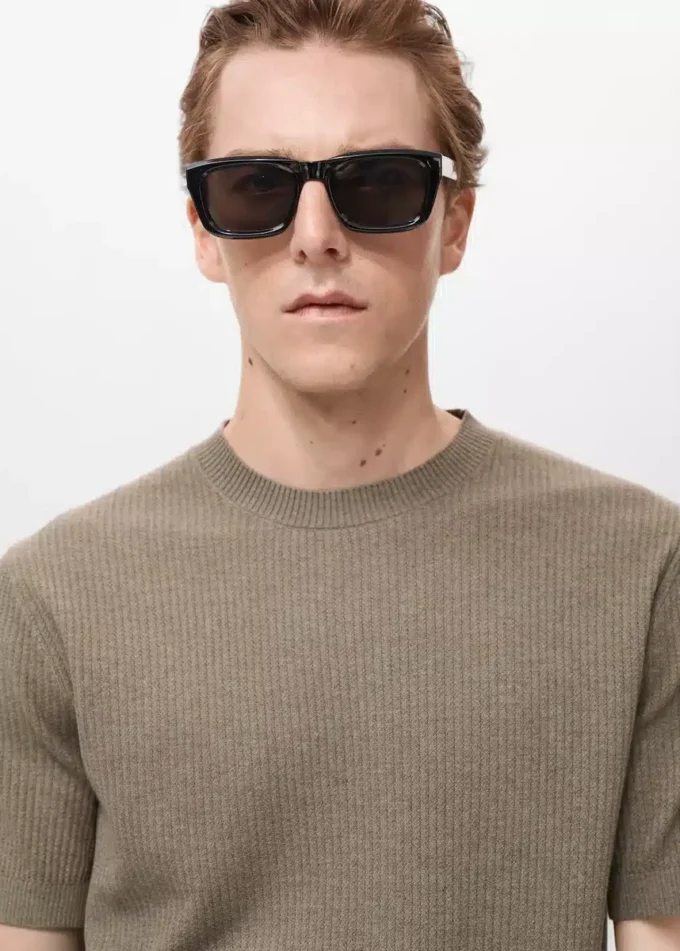 Koszulka z dzianiny prążkowanej Koszulka z dzianiny prążkowanej