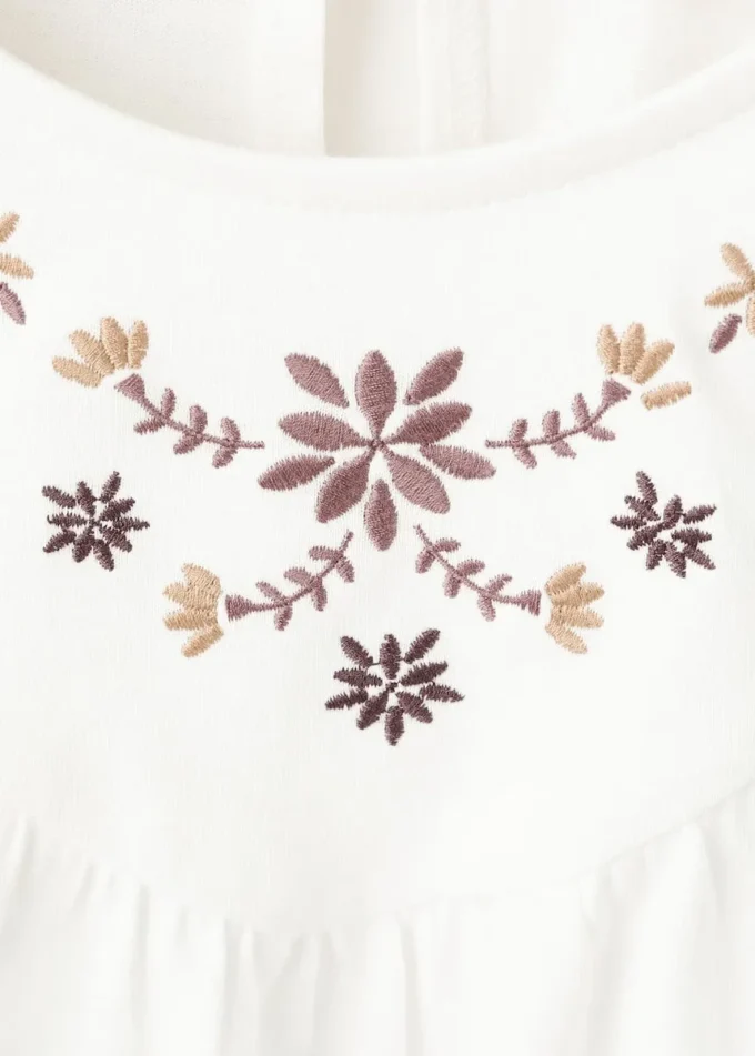 Koszulka z haftowanym kwiatowym wzorem Koszulka z haftowanym kwiatowym wzorem