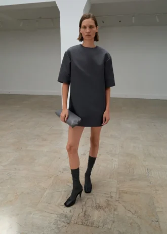 Krótka satynowa sukienka